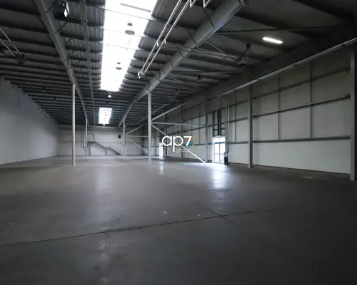 Do wynajęcia magazyn wraz z powierzchnią biurową przy ul. Półłanki w Krakowie.    O ferta najmu obejmuje  halę  o powi