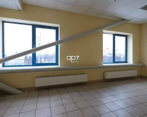 Do wynajęcia magazyn wraz z powierzchnią biurową przy ul. Półłanki w Krakowie.    O ferta najmu obejmuje  halę  o powi
