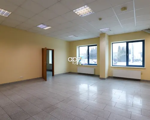 Do wynajęcia magazyn wraz z powierzchnią biurową przy ul. Półłanki w Krakowie.    O ferta najmu obejmuje  halę  o powi