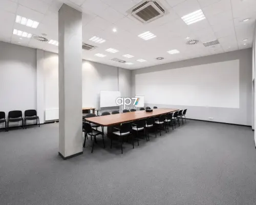 Hala magazynowa z częścią biurowo-socjalną