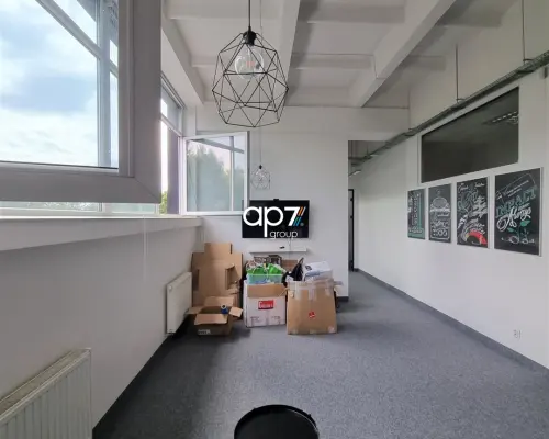 Do wynajęcia lokal biurowy o pow. całkowitej 234,86m 2  i pow. użytkowej 223,68m 2  położony na II piętrze w jednym z budynków