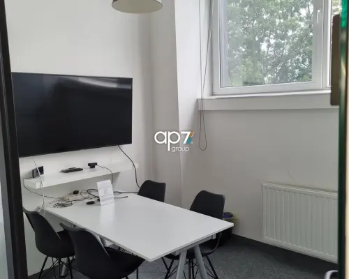 Do wynajęcia lokal biurowy o pow. całkowitej 234,86m 2  i pow. użytkowej 223,68m 2  położony na II piętrze w jednym z budynków