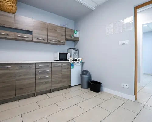Do wynajęcia lokal o powierzchni 72m 2   zlokalizowany na Prądniku Białym.  Lokal usytuowany na parterze jednego budynków biu