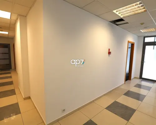 Lokal usługowy z wejściem z ulicy