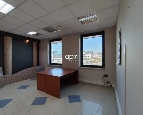 Do wynajęcia pomieszczenie biurowe o powierzchni 44m   2   w budynku   przy ul. Jasnogórskiej.  Lokal usytuowany jest