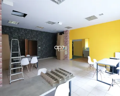 Do wynajęcia lokal usługowy na Prądniku Białym.   Lokal o powierzchni  103m   2   usytuowany jest na parterze jednego z blok&