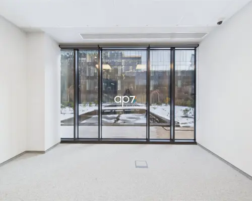 Do wynajęcia komfortowy lokal 291,15 m 2  w biurowcu klasy A zlokalizowanym przy ul. Tishnera w Krakowie.  Lokal o powierzchn