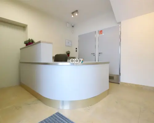 Do wynajęcia 3-kondygnacyjny budynek o łącznej powierzchni 247m 2  znajdujący się w rejonie Czerwonego Prądnika nieopodal al.29