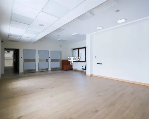 Do wynajęcia 3-kondygnacyjny budynek o łącznej powierzchni 247m 2  znajdujący się w rejonie Czerwonego Prądnika nieopodal al.29