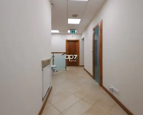Do wynajęcia lokal o powierzchni 108m 2  znajdujący się w rejonie Czerwonego Prądnika nieopodal al.29 Listopada.  Prezentowan