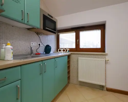 Do wynajęcia lokal o powierzchni 108m 2  znajdujący się w rejonie Czerwonego Prądnika nieopodal al.29 Listopada.  Prezentowan