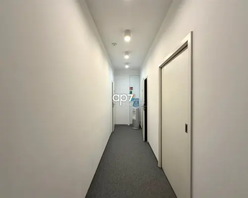 Do wynajęcia komfortowy lokal o powierzchni ok. 170m 2  w prestiżowej lokalizacji na Zabłociu.   Prezentowana powierzchnia st