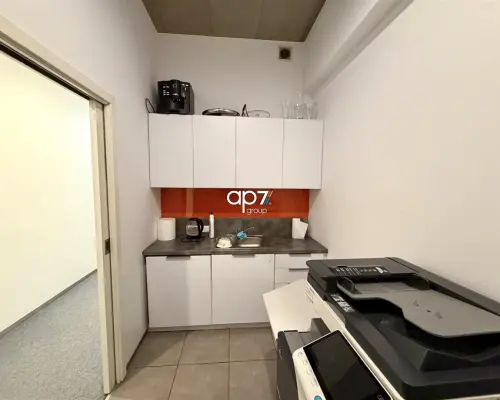 Do wynajęcia komfortowy lokal o powierzchni ok. 170m 2  w prestiżowej lokalizacji na Zabłociu.   Prezentowana powierzchnia st