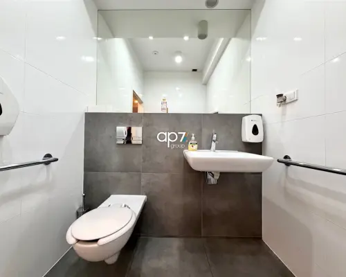 Do wynajęcia komfortowy lokal o powierzchni ok. 170m 2  w prestiżowej lokalizacji na Zabłociu.   Prezentowana powierzchnia st