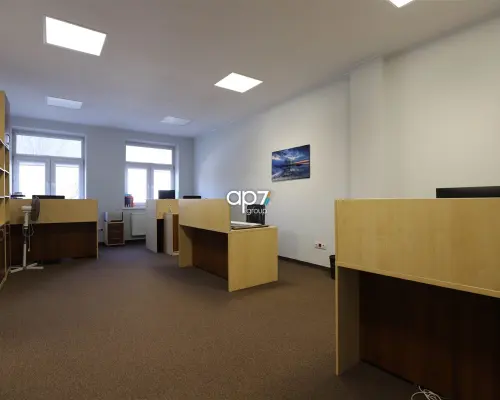 Do wynajęcia komfortowa przestrzeń biurowa w niezależnym budynku na Nowej Hucie.   Lokal dostępny od maja 2026r   Lokal o p