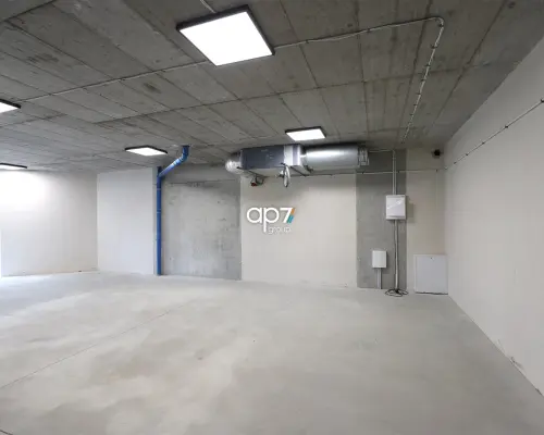 Przestronny lokal usługowy