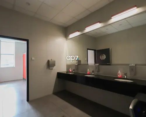 Funkcjonalne biuro 215 m² na parterze | Kraków - Bronowice, ul. Sosnowiecka   Do wynajęcia komfortowa powierzchni