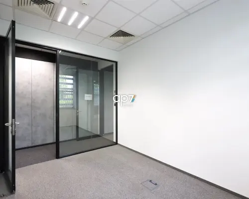 Funkcjonalne biuro 215 m² na parterze | Kraków - Bronowice, ul. Sosnowiecka   Do wynajęcia komfortowa powierzchni