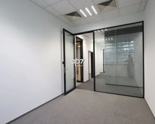 Funkcjonalne biuro 215 m² na parterze | Kraków - Bronowice, ul. Sosnowiecka   Do wynajęcia komfortowa powierzchni