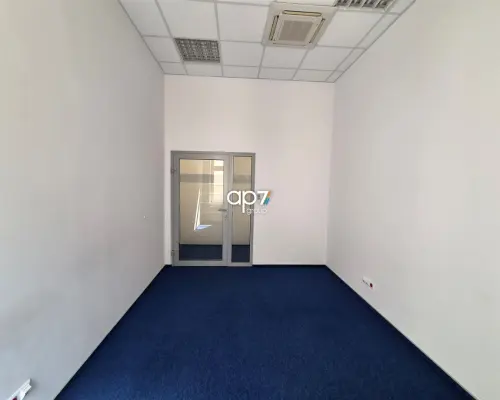 Przestronny lokal biurowy w kamienicy
