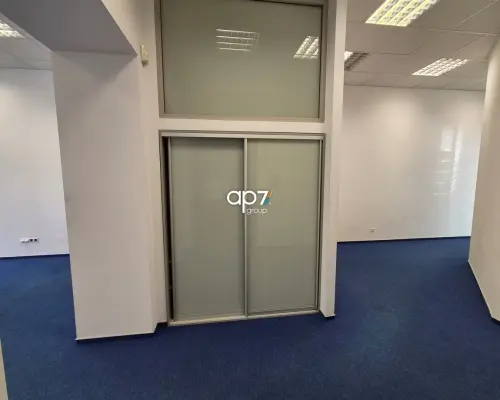 Przestronny lokal biurowy w kamienicy