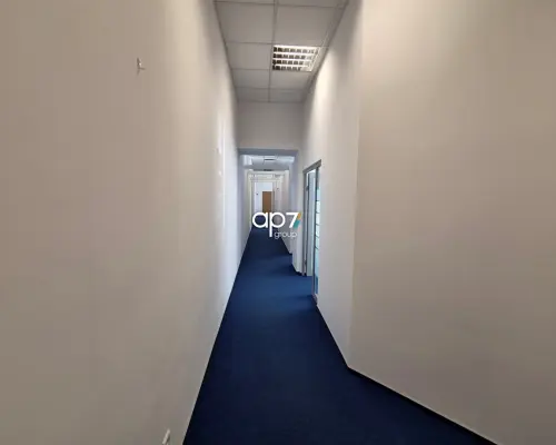 Przestronny lokal biurowy w kamienicy