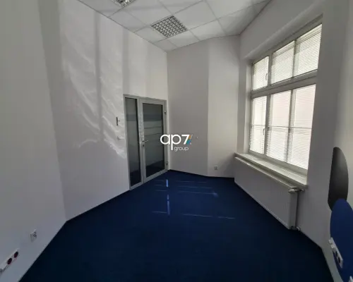 Przestronny lokal biurowy w kamienicy