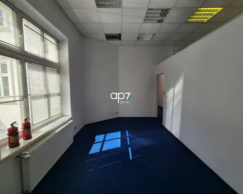 Przestronny lokal biurowy w kamienicy