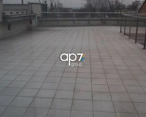 Lokal biurowy z prywatnym tarasem