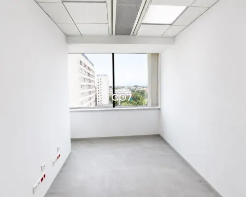Do wynajęcia jasny i funkcjonalny lokal biurowy o pow. netto  126,43 m 2  i pow. brutto 145,39m 2  położony na VI piętrze w jed