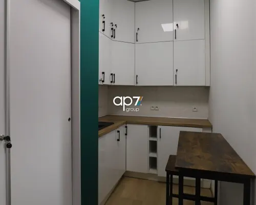 Do wynajęcia lokal o powierzchni 148m 2  usytuowany na parterze budynku zlokalizowanego w dzielnicy Bronowice Mydlniki.  LOKA