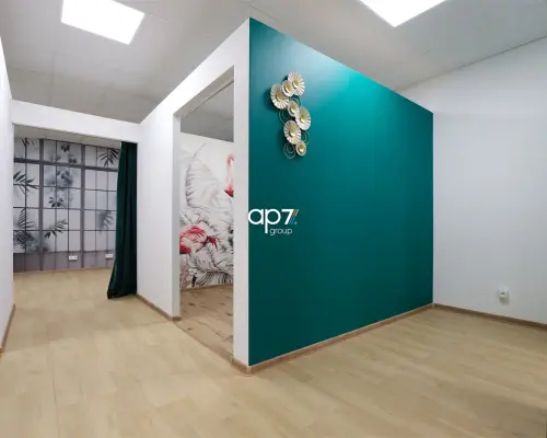 Do wynajęcia lokal o powierzchni 148m 2  usytuowany na parterze budynku zlokalizowanego w dzielnicy Bronowice Mydlniki.  LOKA