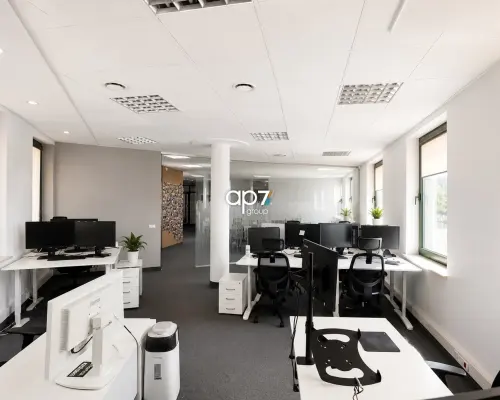 Komfortowe biuro ok. 154m 2 | Jasnogórska | 5 gabinetów | Klimatyzacja | Parking    Do wynajęcia nowoczesny lok