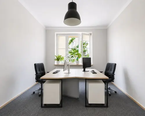 Na wynajem przestronny lokal biurowy (mieszkanie) o powierzchni 123 m² , położony na 3 piętrze kamienicy z windą, w rejoni