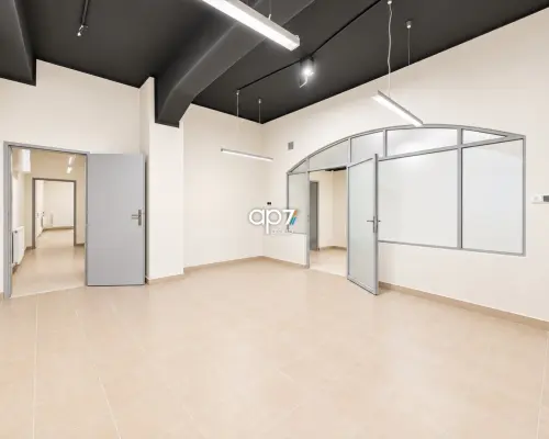 Lokal na biuro lub usługi | 150 m²