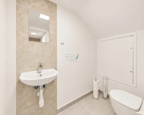 Lokal na biuro lub usługi | 150 m²