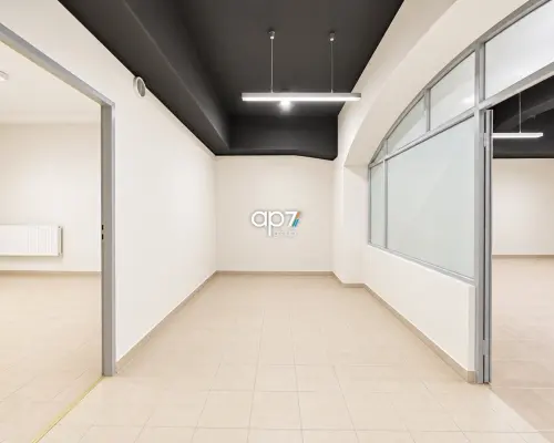 Lokal na biuro lub usługi | 150 m²
