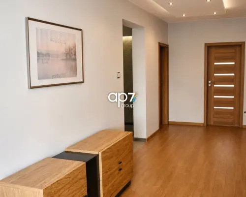 Przestronny czteropokojowy apartament