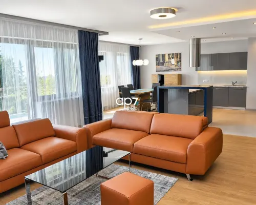 Przestronny czteropokojowy apartament