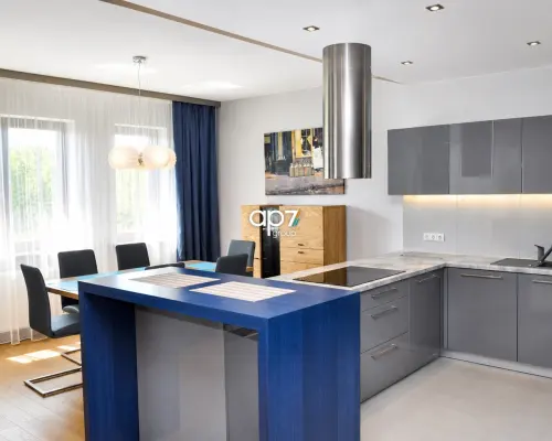 Przestronny czteropokojowy apartament