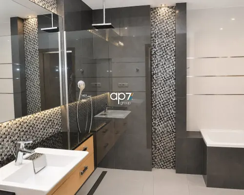 Przestronny czteropokojowy apartament