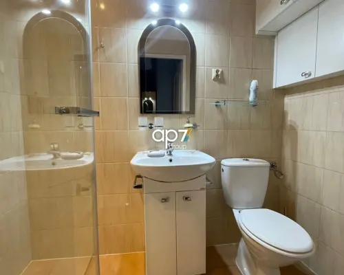 Do wynajęcia kawalerka o pow. 29,7m2 zlokalizowane na I piętrze w II piętrowym bloku przy ul.  Kępna    w okolicy Borku Falęcki