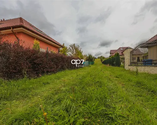Na sprzedaż działka budowlano-usługowo- rolna położona w Mnikowie gmina Liszki.  OFERTA NA WYŁĄCZNOŚĆ BIURA   Działka usytu