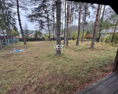 Na sprzedaż działka budowlana o powierzchni 867 m² (8,67 a) położona w spokojnej i zielonej części Nowej Wsi Tworoskiej (g