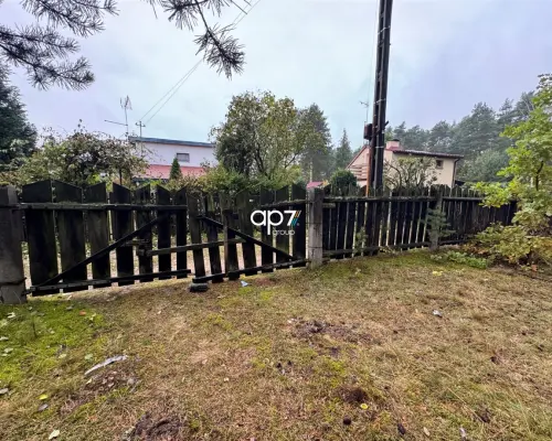 Na sprzedaż działka budowlana o powierzchni 867 m² (8,67 a) położona w spokojnej i zielonej części Nowej Wsi Tworoskiej (g