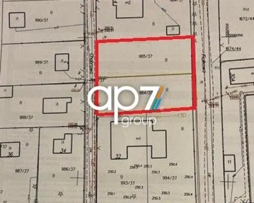 Na sprzedaż działka budowlana o powierzchni 867 m² (8,67 a) położona w spokojnej i zielonej części Nowej Wsi Tworoskiej (g