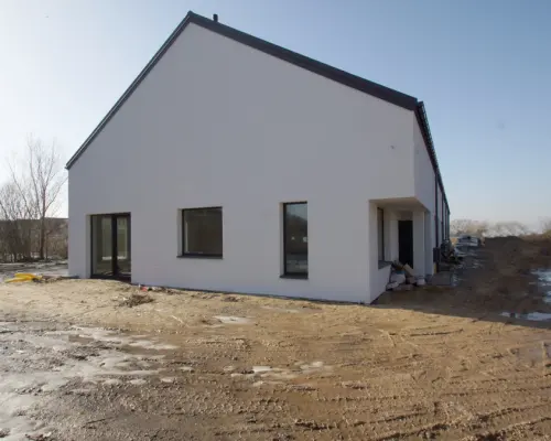 Szeregówka skrajna z działką 750m2