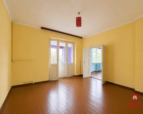 Budynek mieszkalny blisko centrum