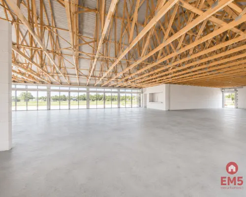 Lokal handlowo-usługowy 390 m2