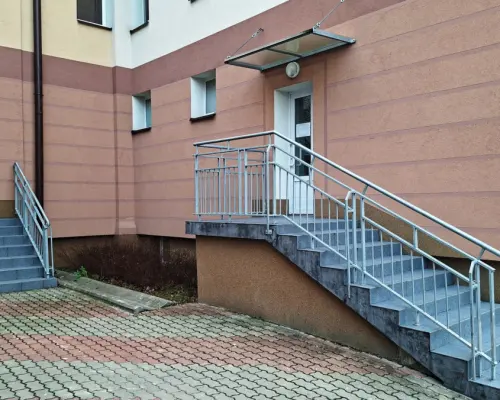 Lokal użytkowy 74 na parterze. Blisko centrum.